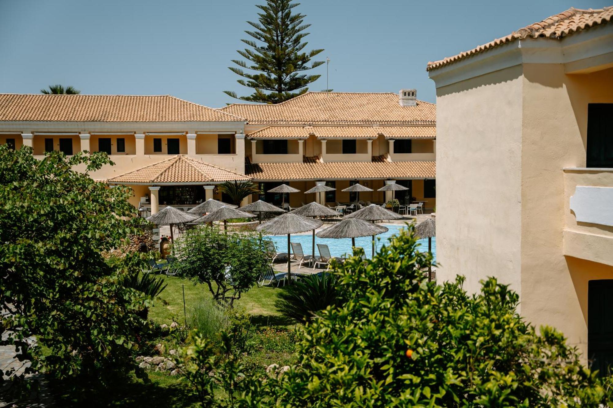 Karavostasi Beach Hotel Pérdika Exterior foto